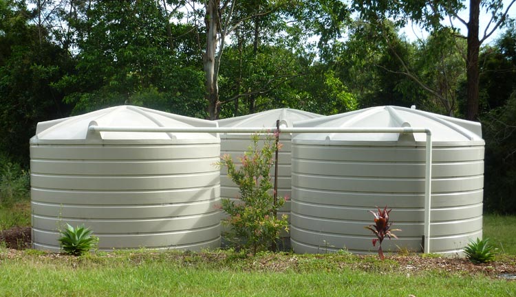 5000-gallon-r22700-litre-round-rural-water-tanks-bank-of-three.jpg